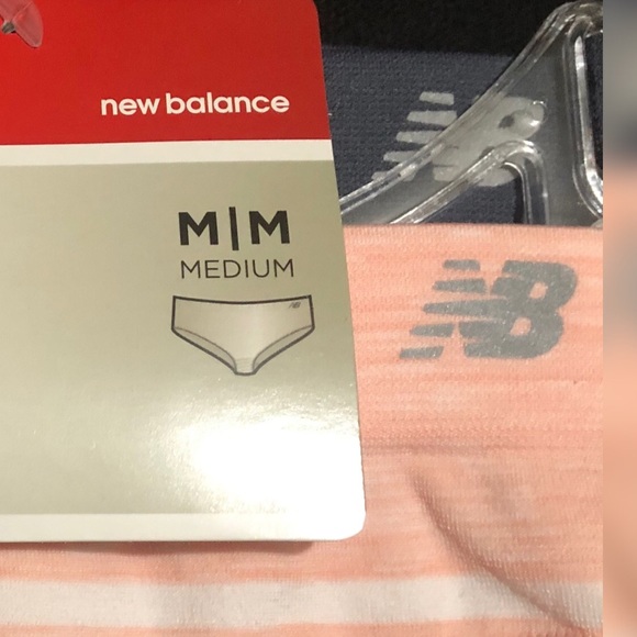 New Balance - Picture 3 of 4